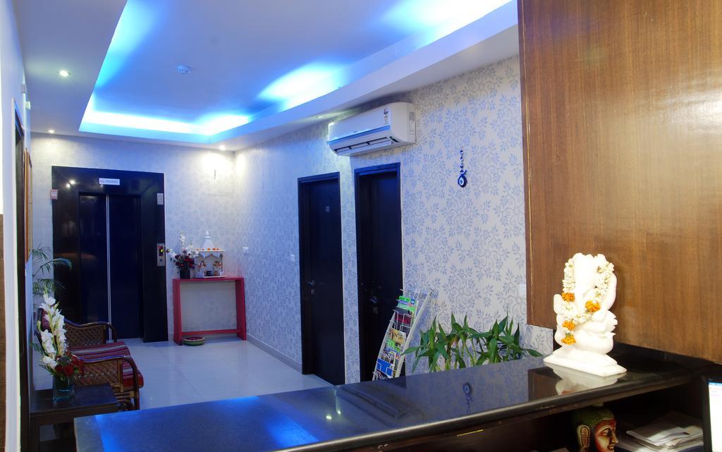 Hotel Deer Parkk Нью-Дели Экстерьер фото